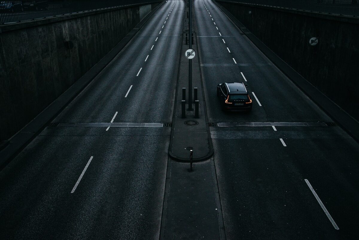 Stop alle auto termiche dal 2035 con un transizione morbida