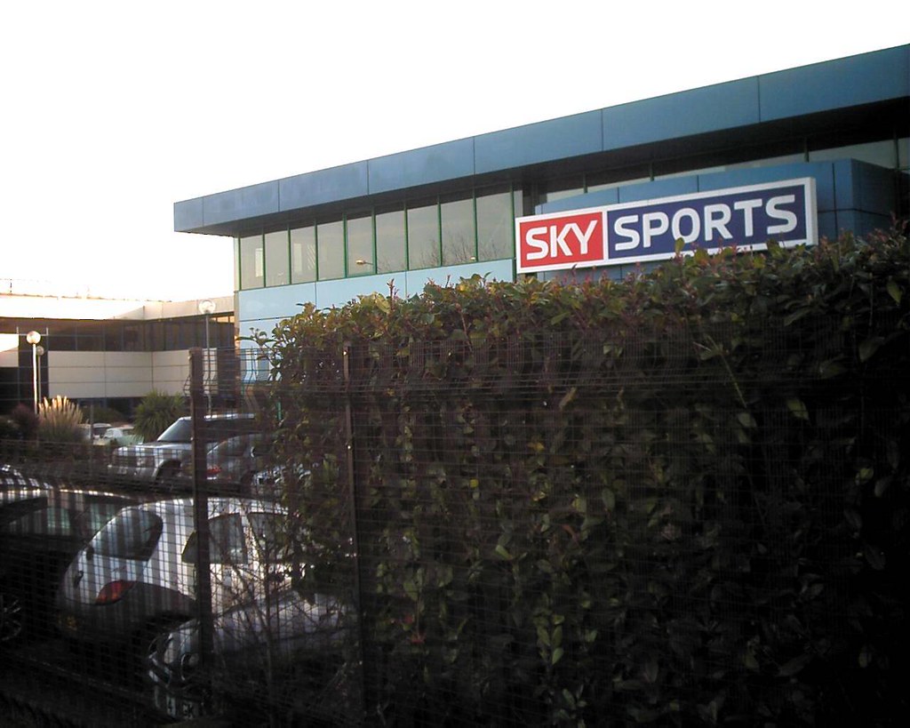 Eurosport saluta Sky e va da sola: chi ci perde? Eurosport saluta Sky e va da sola: chi ci perde?