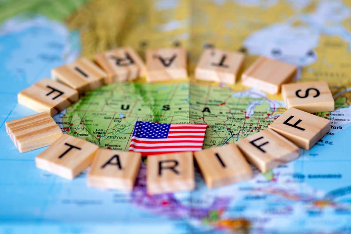 Accordo storico sui dazi tra USA e UE: fissata tariffa al 15%
