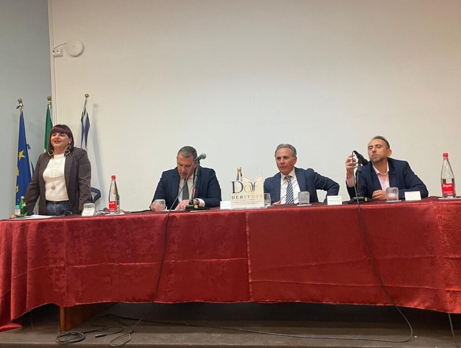 Nel Salernitano nasce una rete di aiuto contro il sovraindebitamento Nel Salernitano nasce una rete di aiuto contro il sovraindebitamento