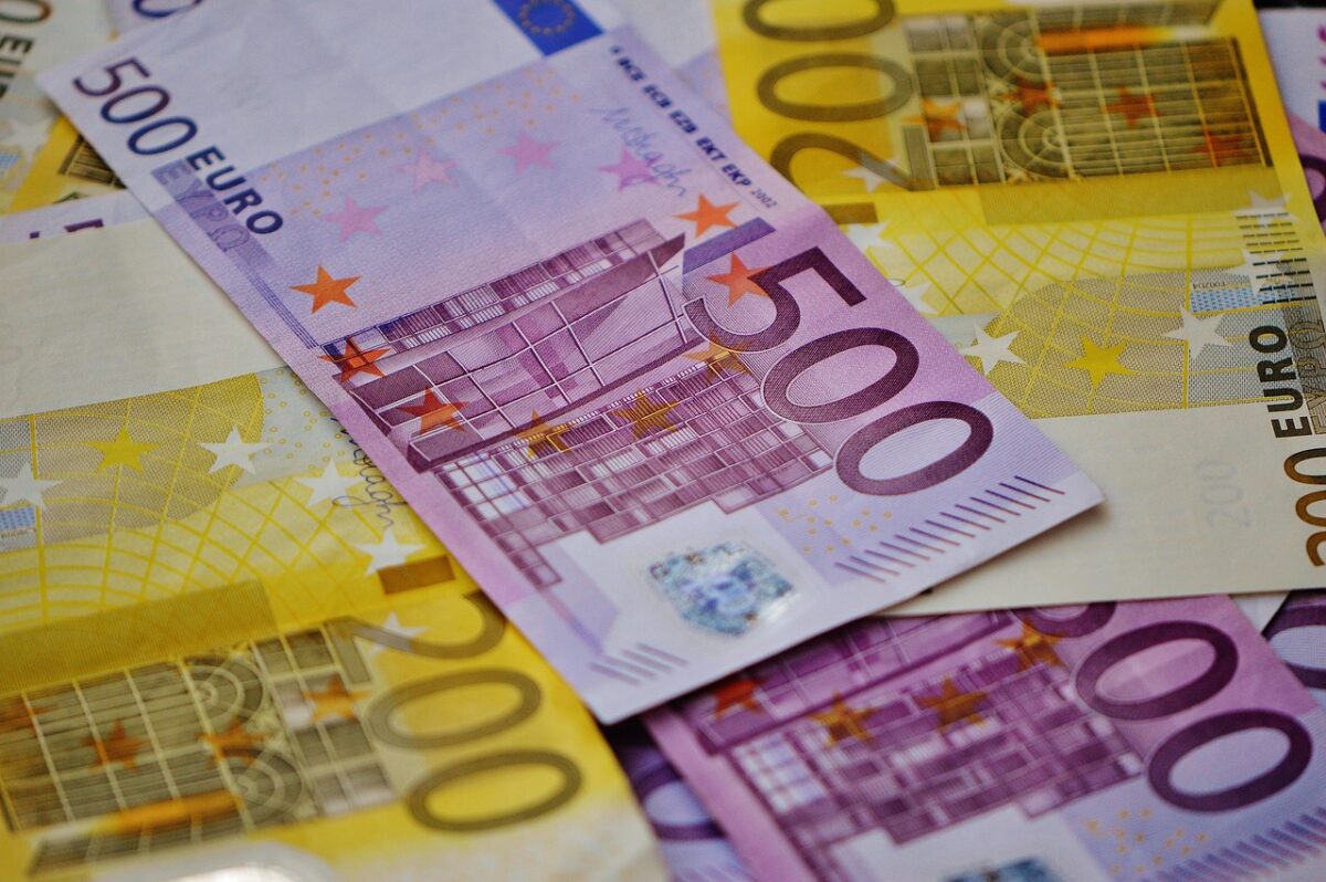 Rinnovi contrattuali dipendenti pubblici: arrivano aumenti e arretrati nei cedolini