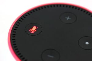 Alexa, rincari in arrivo? Ecco cosa c’è davvero dietro l’allarme sui costi degli smart speaker