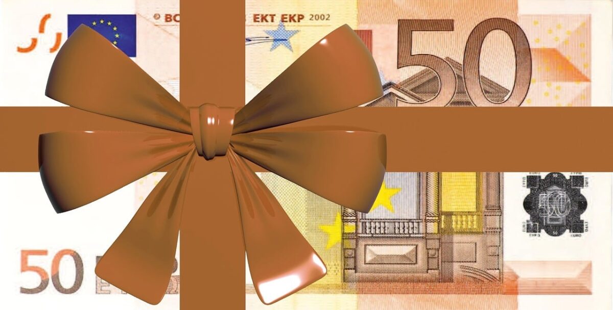 Bonus Natale 2026 pensionati: chi riceve i 154,94 euro Inps e quali sono i limiti da conoscere
